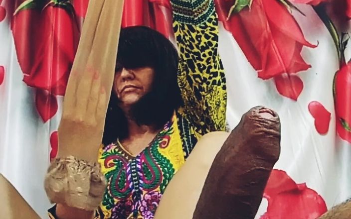 Bolly Karma: Milf faminta por pau