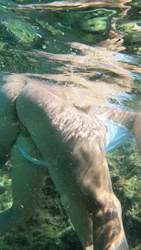 Onderwater anale seks sperma eten mondpis