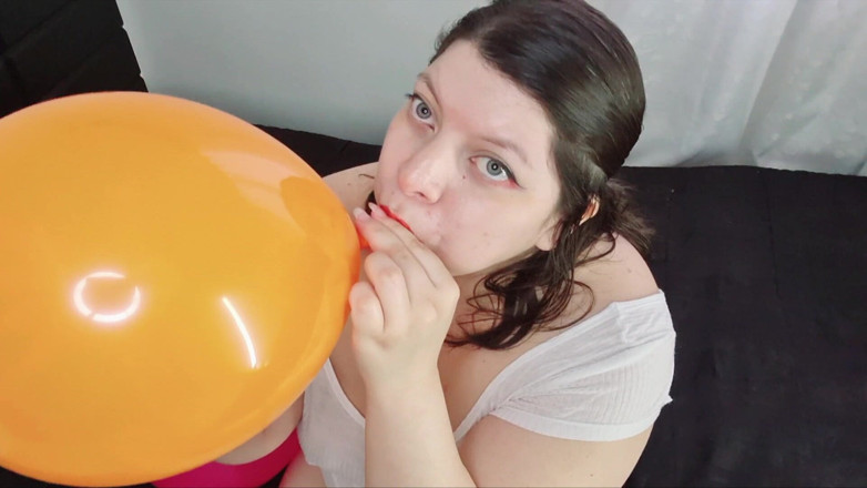 Alice H: Gonfiando e scoppiando i palloncini