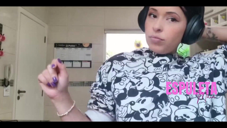 Espuleta Maia: 다른 방법으로 요리하는 핫한 갈색 머리 - 이웃을 위해 알몸.