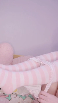 Teen 18 kattunge vill ha styvpappas sperma!