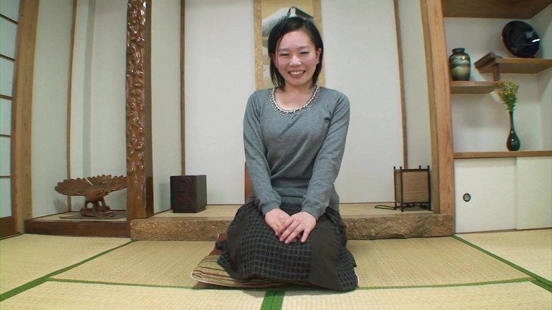 Japan Lust: Rijpe Japanse presenteert gretig haar poesje