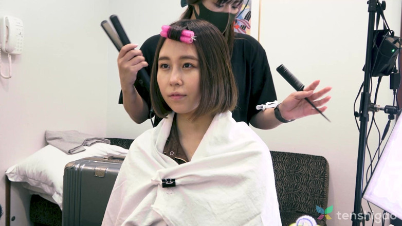 Tenshigao Backstage: Kurumi Aoyama Za kulisami
