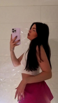 สาวมหาลัยสวยเซ็กซี่มือใหม่โชว์หีโดยถอดกางเกงในผ้าฝ้ายสีขาวในห้องน้ำ