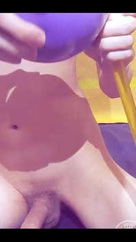 膀胱膨胀 900 毫升！