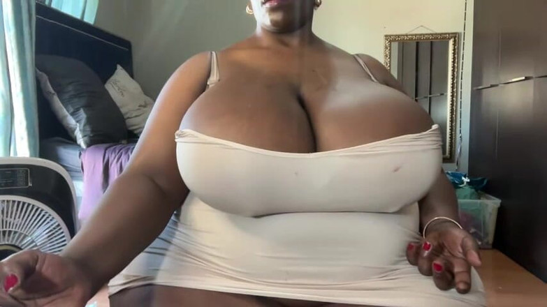 Legendary Booty Overdose: Awek montel melantun tetek nautral besar