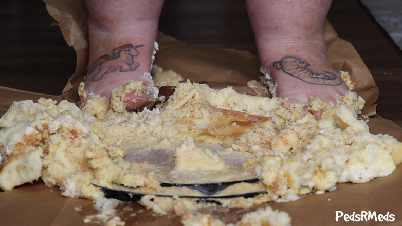 PedsRMeds: Ruby Sinclaire Cake Smash