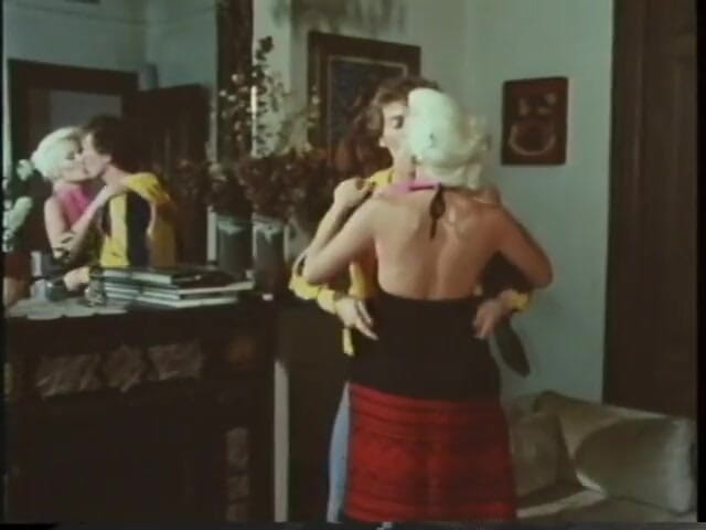 Old Good Porn: Azgın yarak emen fahişe sikiliyor ve ağzına boşaltıyor