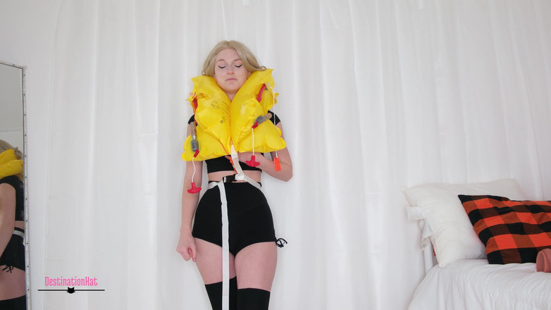 Destination Kat: आपका लाइफ जैकेट फुलाने वाली कामोत्तेजना