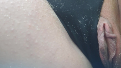 Putarankahotmilf: Secret pissing at the beach