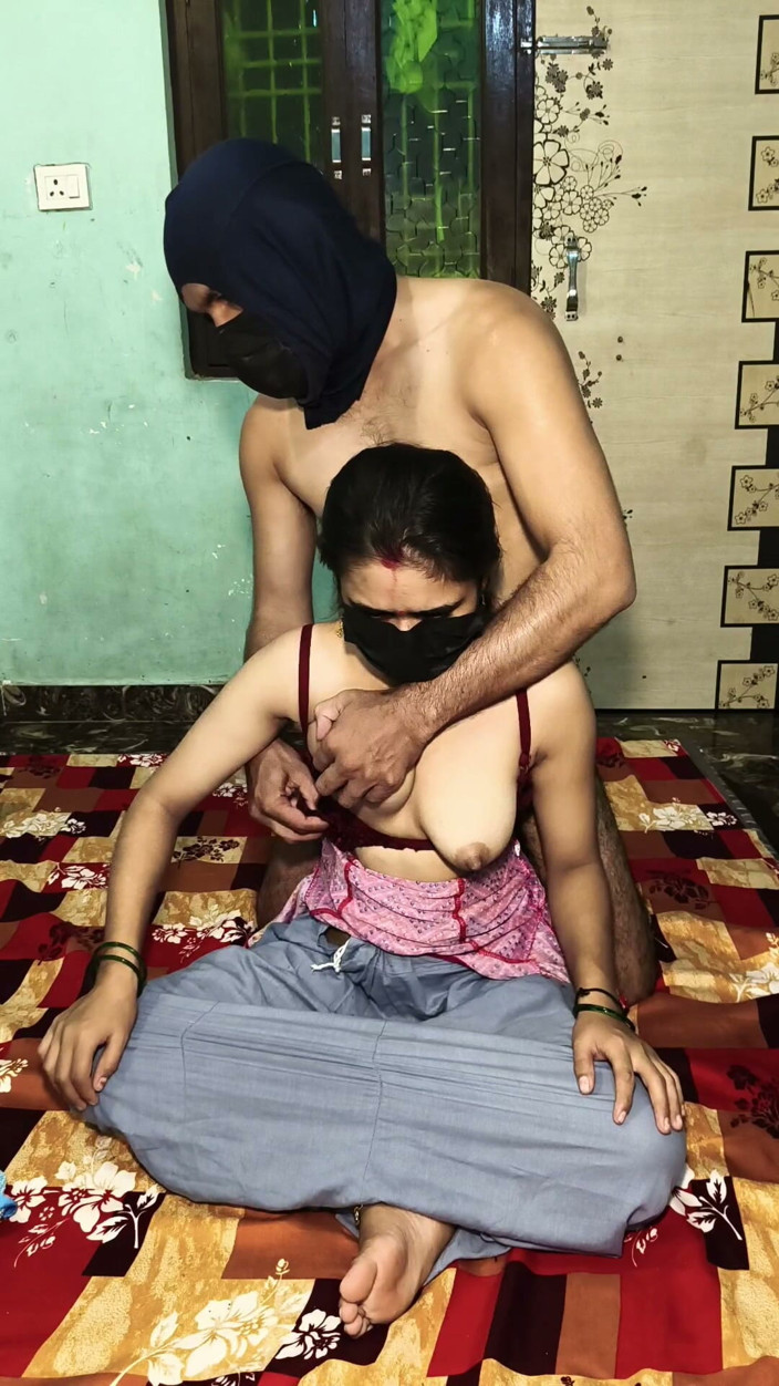 yongboy1: 18 Year Old Indian Girl doggy style orgasam hard fucking...