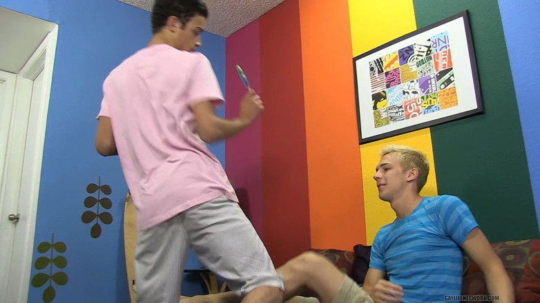 Lollipop Twinks: Dustin &amp; Patrick Share a Treat