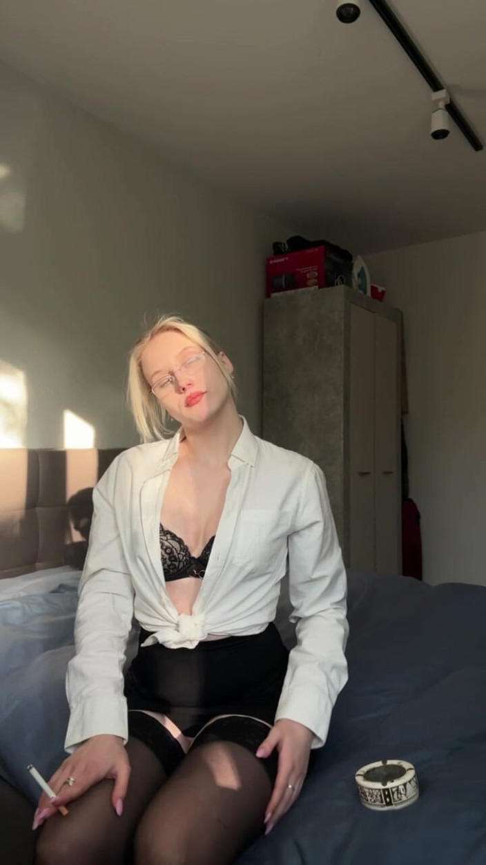MertyXXX: Secretary