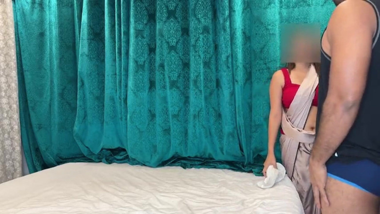 Nisha bhabhi ki chudai: Adik tiri india dientot habis-habisan sama abang tirinya sendiri
