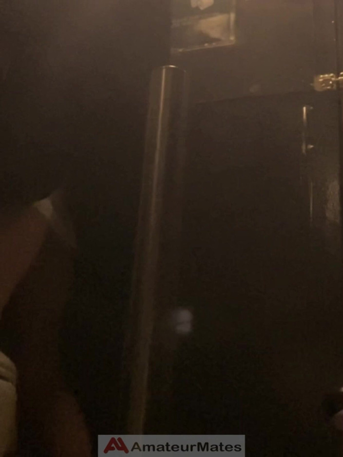 AmateurMates: Jules era in un club e ha detto a questo...