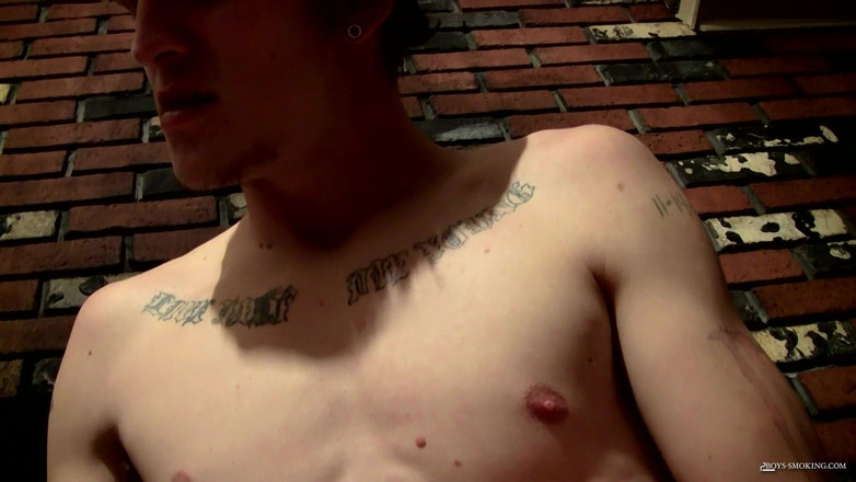 Boys Smoking: Lex Smokin oleh Fireplace