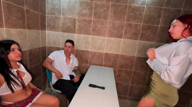 DilanClavijo: Profesoară excitată își învață elevii cum să facă sex