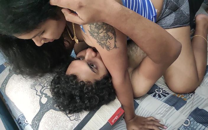 Vaishnavysharunraj: Pasangan Mallu panas menghisap buah dada beromen