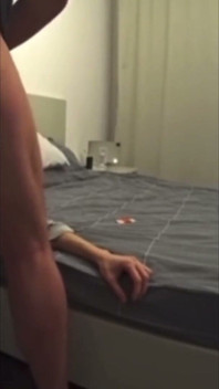 Una esposa engaña a su marido con sus amigos. Real