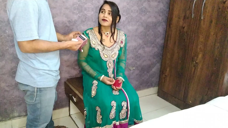 The Wife Who Was Using the Mobile Called the Husband and Enjoyed the Room.