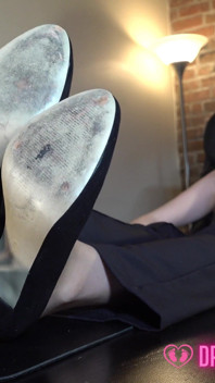 Spocony nylonowy Briella Wirtualna footjob