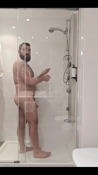 Ulysses the bear: Apenas um corpo molhado e sua imaginação