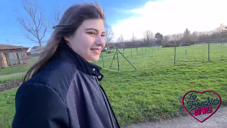 The Frenchies of the web: Clara, gadis nakal yang pemalu tapi suka banget dientot