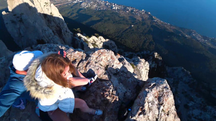 Mia Bandini: Risky fuck on a cliff
