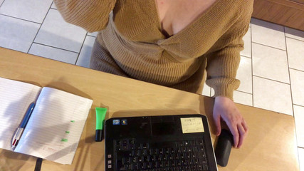 Loola et jim: I'm teleworking I'm calling my boss for an order with...