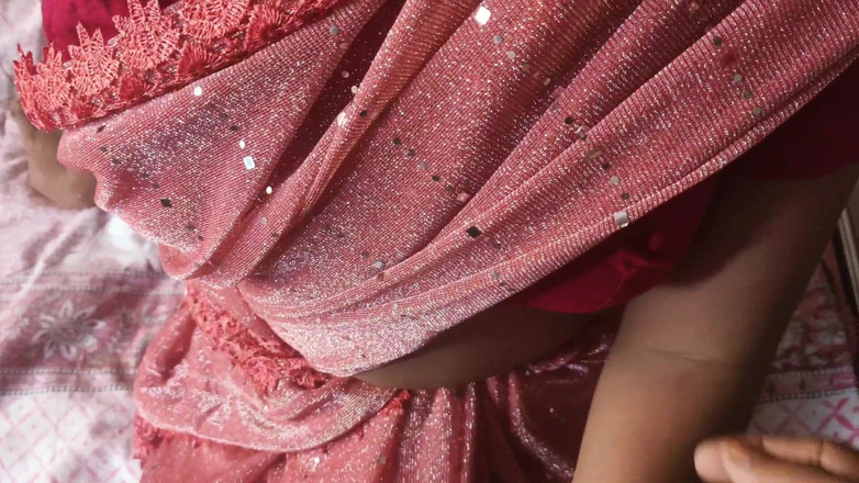 Lovely Dipti: 可爱的dipti吹箫脱衣服粉红色纱丽露出热辣的胸部和男朋友啪