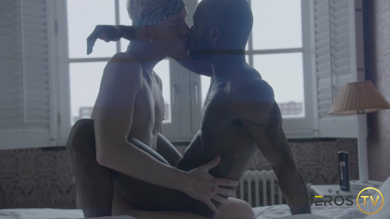 Himeros.tv: 私は一人です。恋をしている