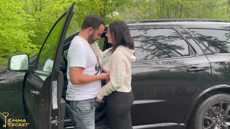 Emma Secret: Трахаю автостопщиця! Трахав в машині!