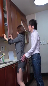 ต่อรองเย็ดกับดูดควยขณะโชว์บ้านขาย