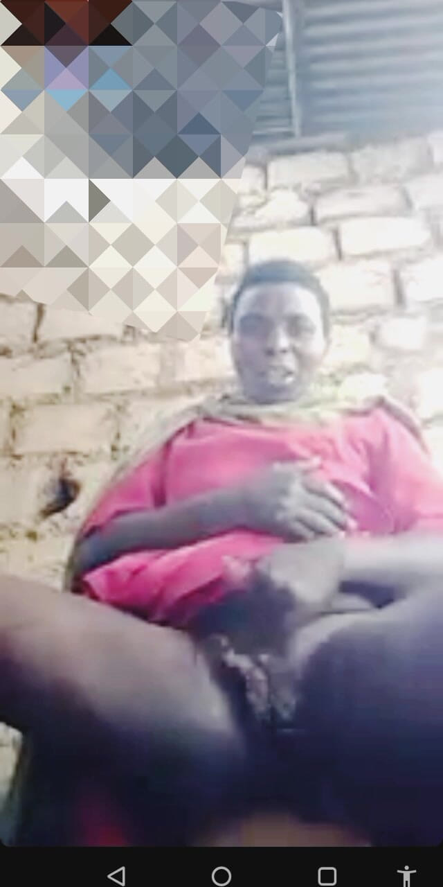 Me and my new slut: Hadzabe tribù donna matura in videochiamata con fidanzato, Non chiedermi...