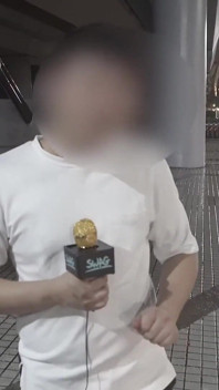 거리에서 소녀들을 집어 들고 열심히 따먹는 대만 사냥꾼