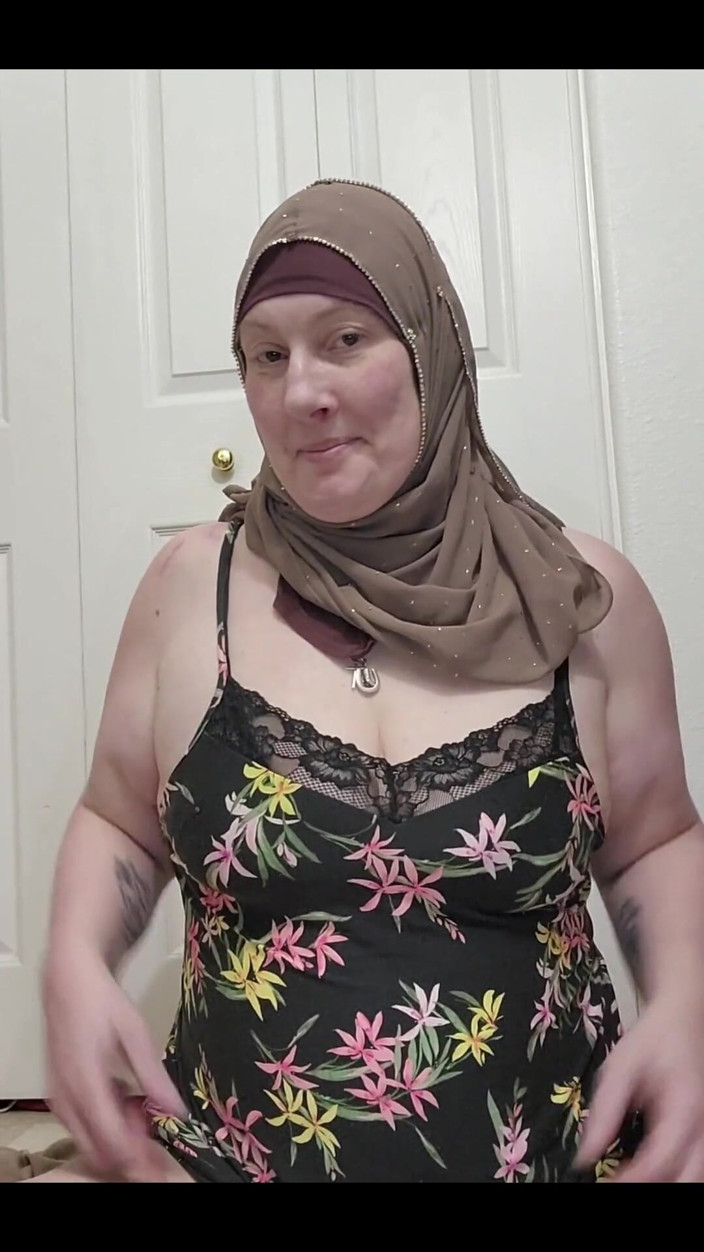CrippleFreak4U: Lascio il mio hijab addosso ma mi spoglio il resto...