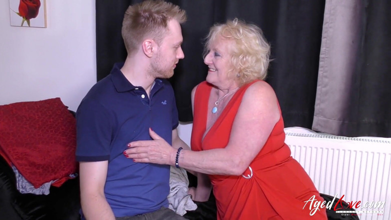Old Nanny: AGEDLOVE - Claire Knight to babcia, która sprawi, że będziesz ciężko spust
