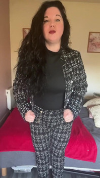 Vă rușinez pe toți cu eleganță