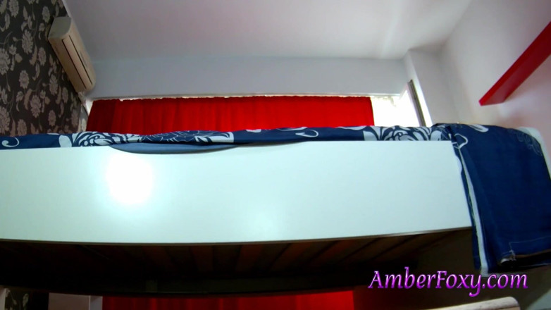 Amber Foxy: MILF play with her pussy and talk about her anatomy
