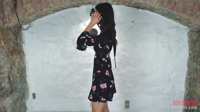 Test-Shoots: 拥有漂亮可爱脸孔的处女viola kat的独家视频裸体试镜