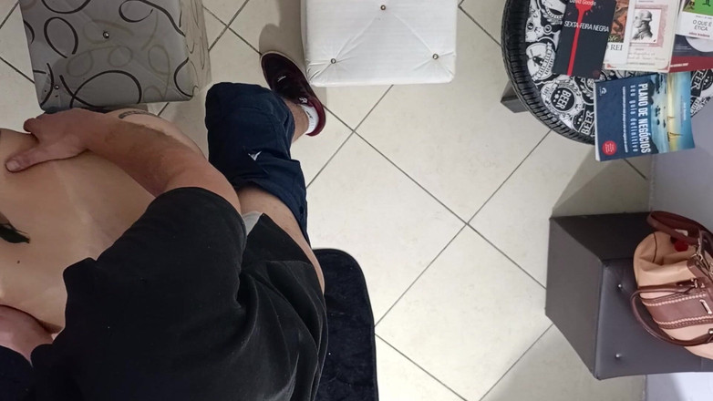 Victor SweetCoupleStories: Nečekaný sex v čekárně s cizincem.