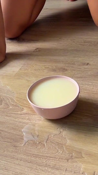 변태 메리 강렬한 오줌 고양이 꼬리와 함께 마시는 세션