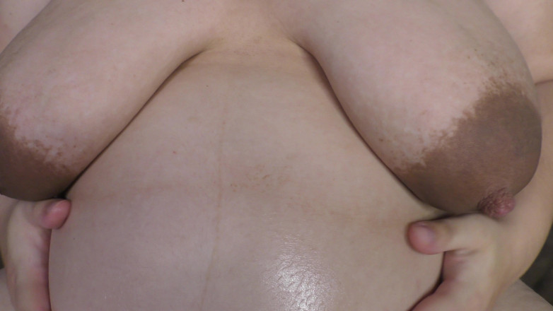 Milky Mari: 9-month pregnant wife do a oil massage for her sexy...