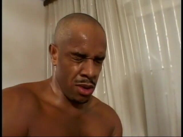 First Black Sexperience: Gapend kontgaatje op dit mooie blonde meisje wordt hard geneukt...