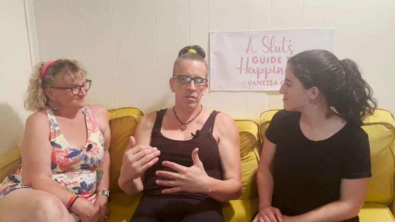 Cliff Media: A 's Guide to Happiness Podcast - Episode 28: Life as a Full-service...