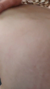 Vagina e culo che si mettono le dita, vagina e culo
