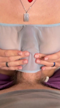 Sudut pandangan pertama Handjob Sensual dan Titsjob dengan Coli Lutsinar
