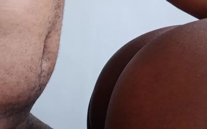 Mara Exotic: POV nadržený amatérský tlustý zadek ve stoje zezadu šukání