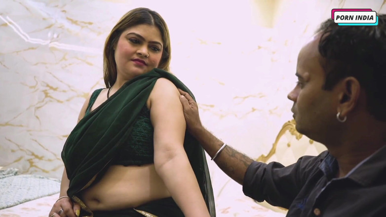 Porn India Studio: สาวอินเดียสวยถูกช่างประปาเย็ด