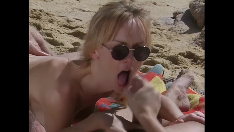 Blitzporn: क्रिस्टल वाइल्डर दो बड़े लंड द्वारा समुद्र तट पर कठिन गड़बड़